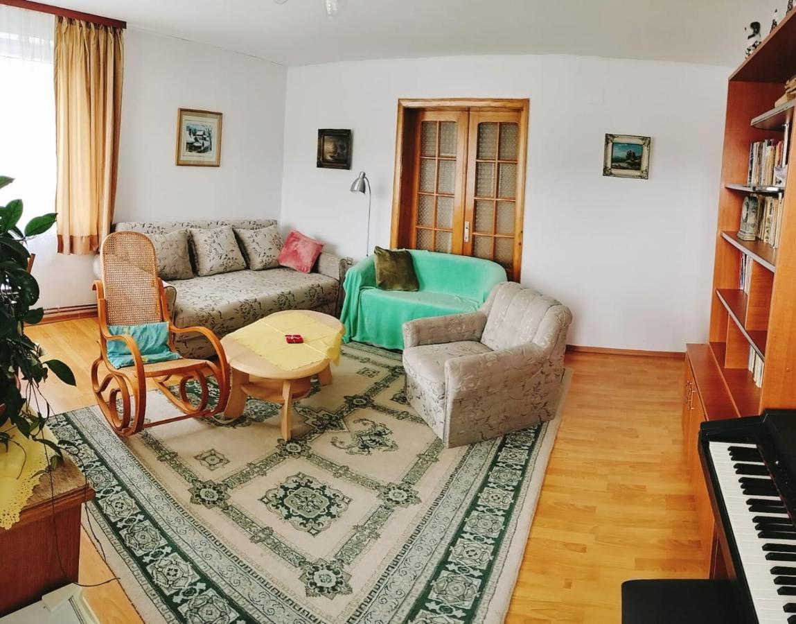 Apartament Vica กูรา ฮูมอรูลุย ภายนอก รูปภาพ